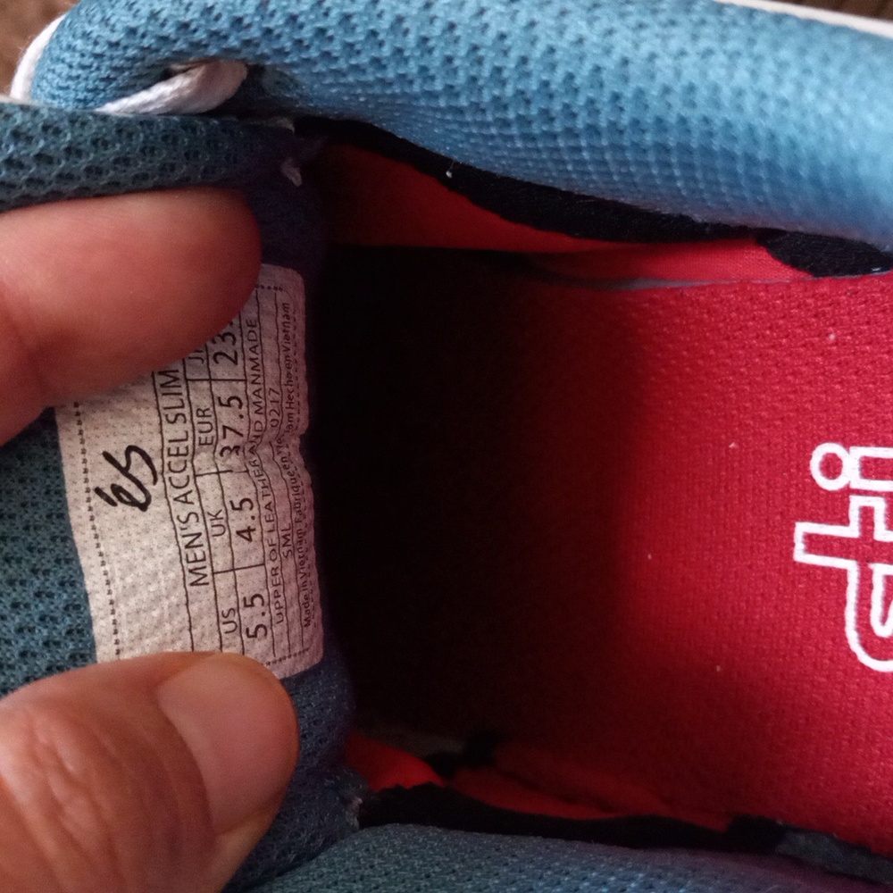 eS skate shoes size 5.5 - Picture 5 of 6